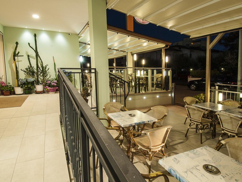 Hotel Bahamas Lido Di Savio Eksteriør bilde