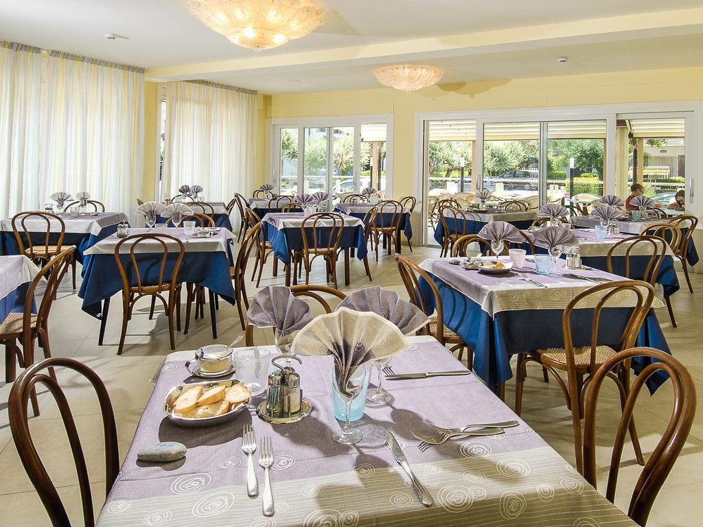 Hotel Bahamas Lido Di Savio Eksteriør bilde